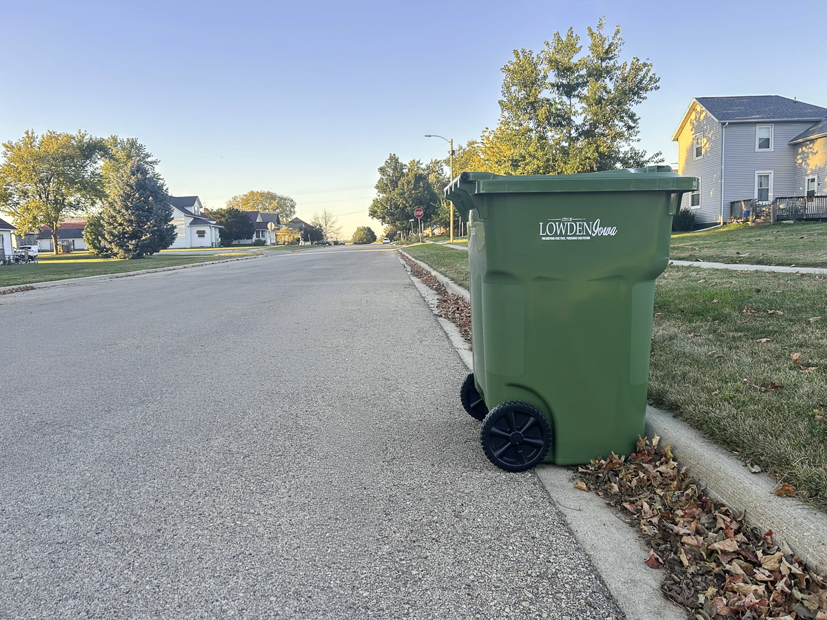 Lowden Trash Can Placement on Curb with Handle on Roadside