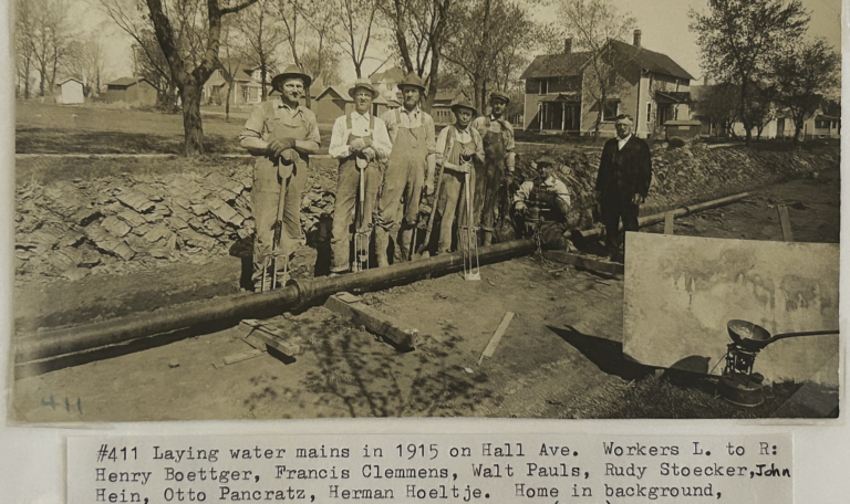 Laying Water Mains in 1915